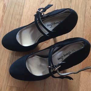 Sassy Sexy too manny inch heels! Hehe!